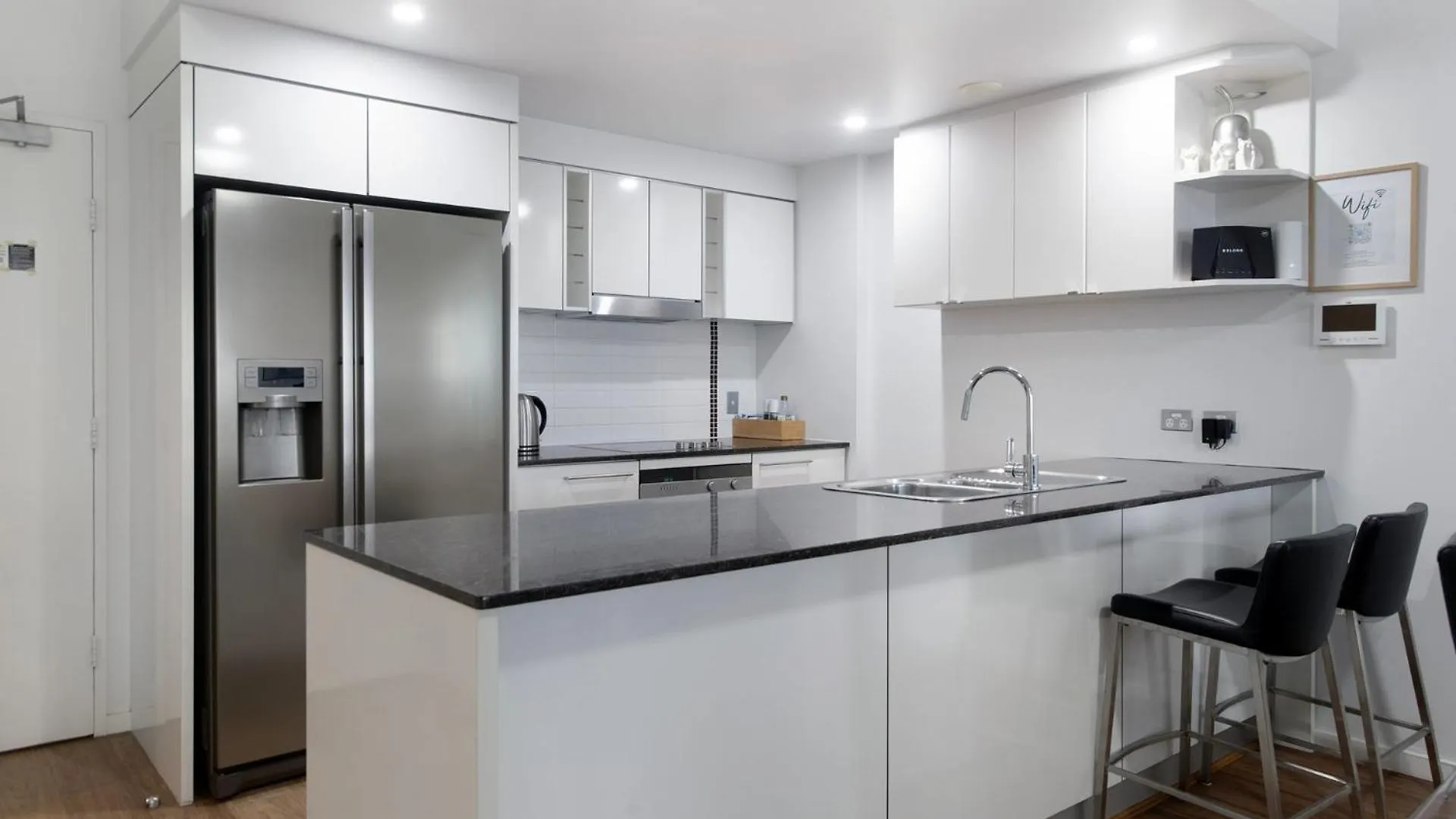 Sierra Grand Spacious 3 Bedroom Apartment - Coasthm Gold Coast