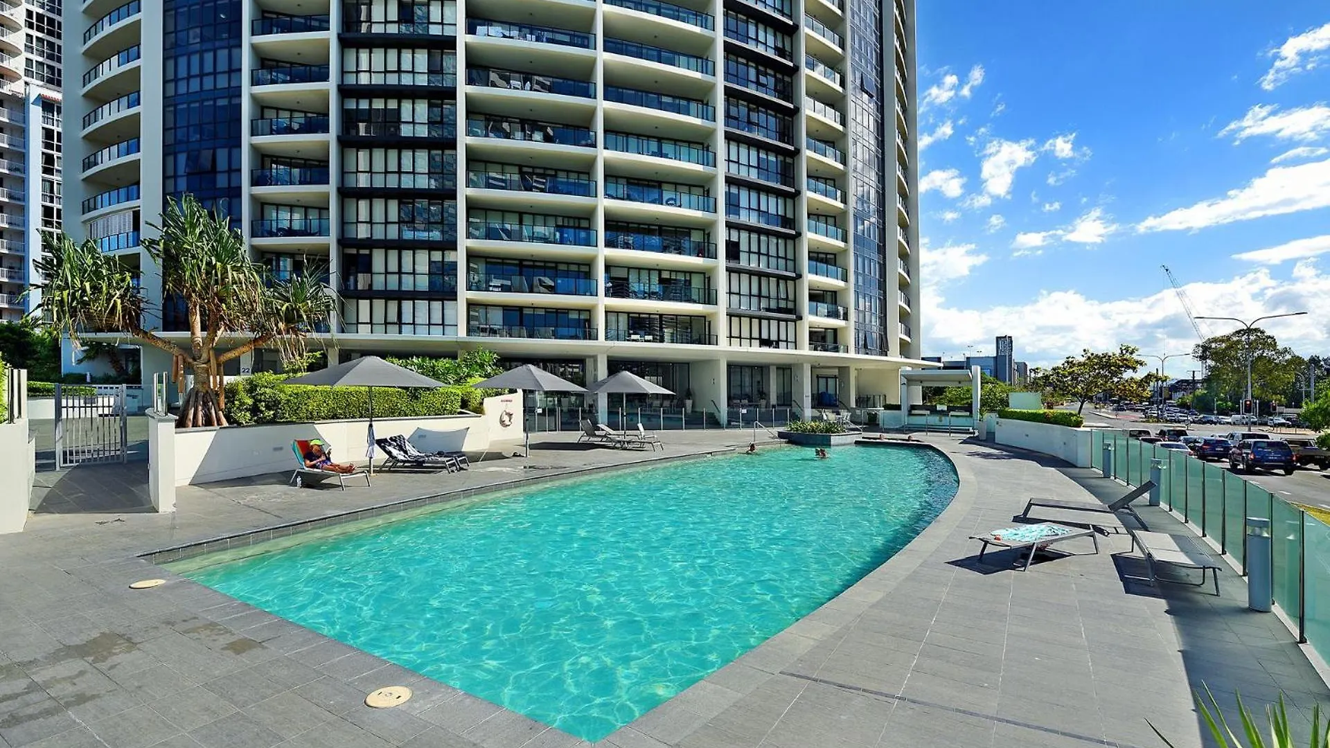 Sierra Grand Spacious 3 Bedroom Apartment - Coasthm Gold Coast