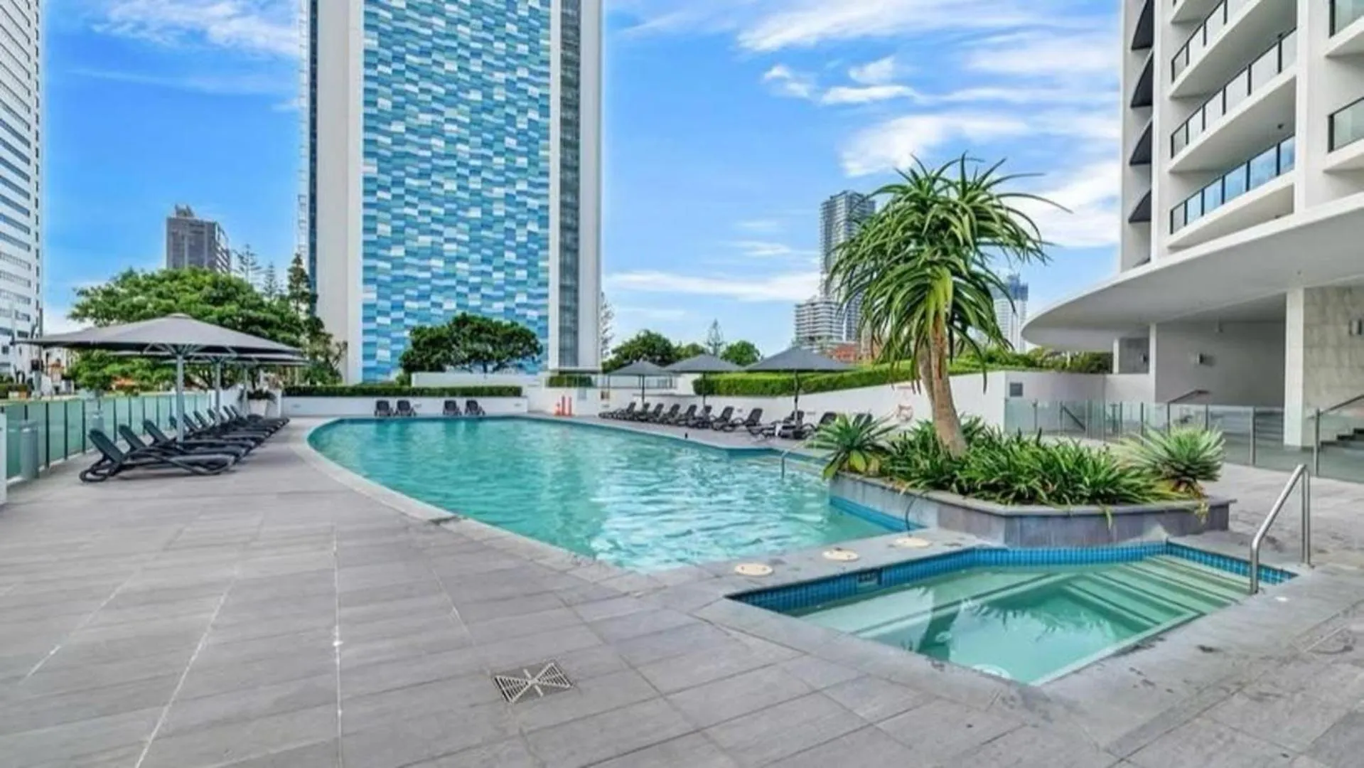 Sierra Grand Spacious 3 Bedroom Apartment - Coasthm Gold Coast