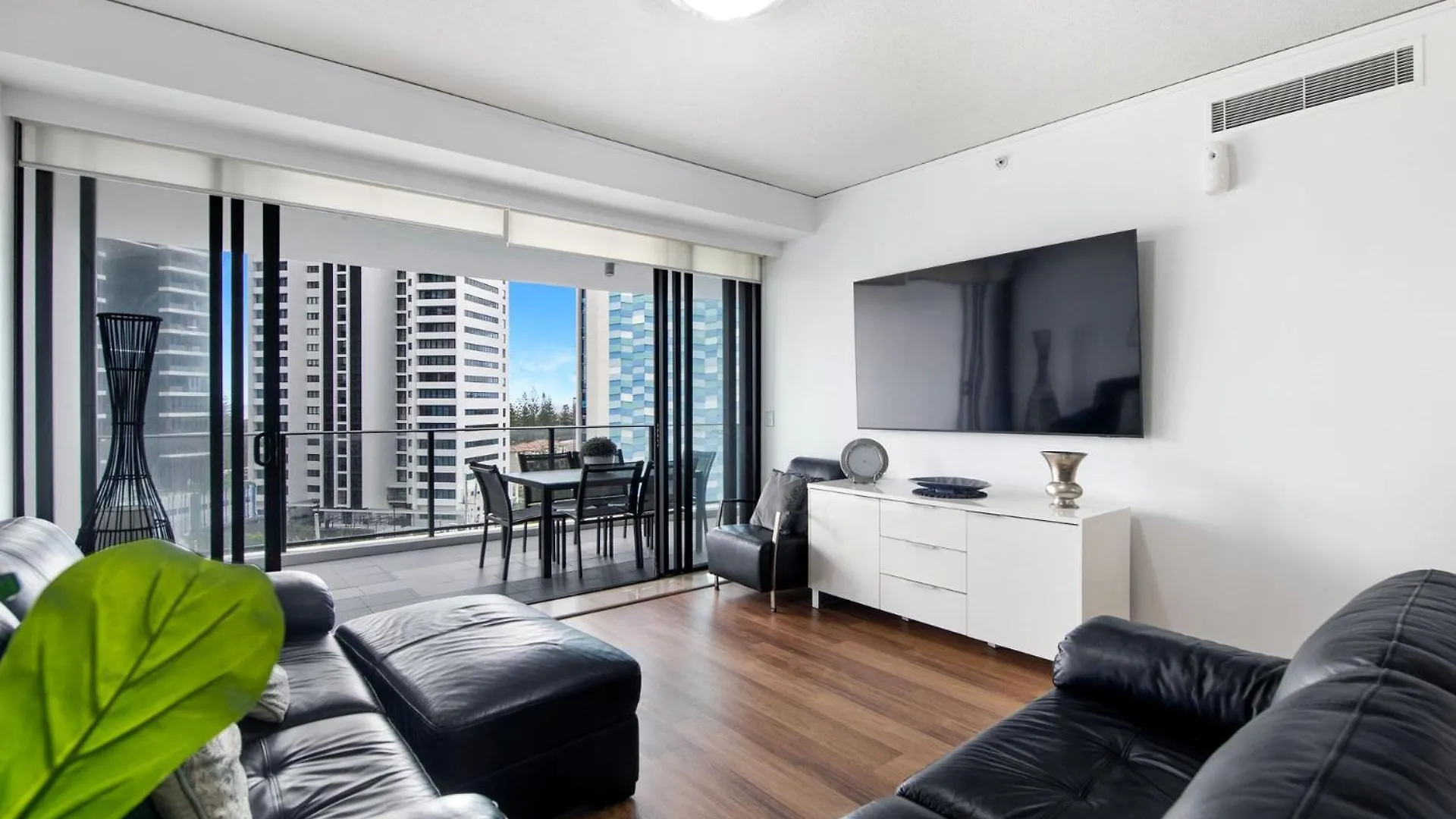 Sierra Grand Spacious 3 Bedroom Apartment - Coasthms kontakt